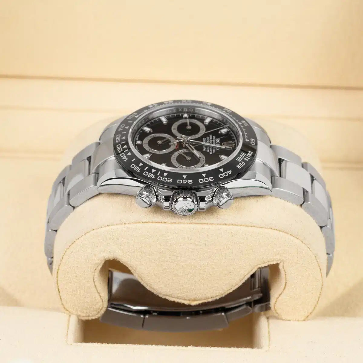 Elegance in the wrist Digital Download